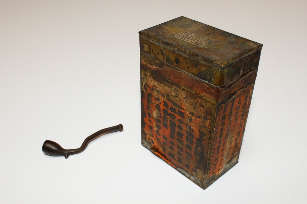 Chinese Opium tin